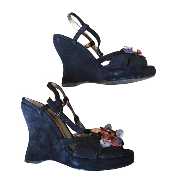 Bottega Veneta Black Suede T-Strap Wedge Heels - Picture 5 of 16